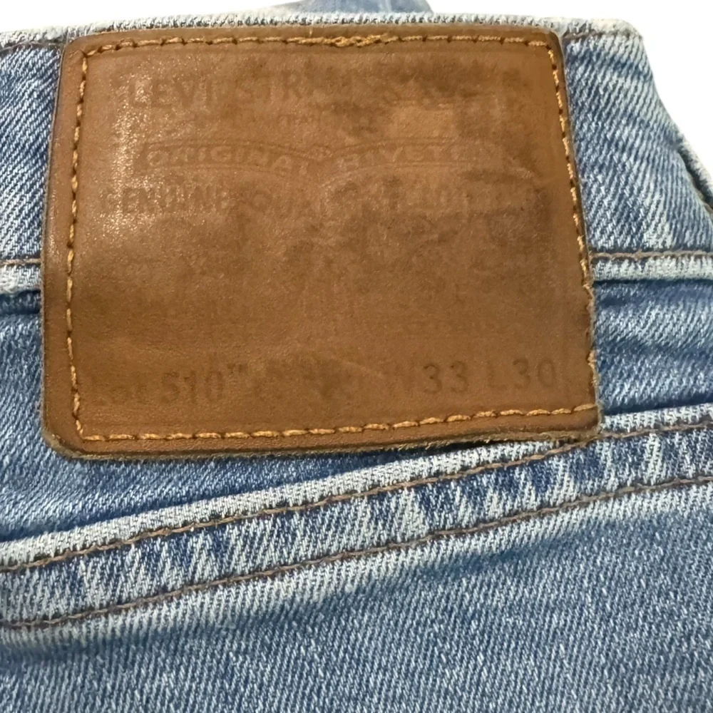 Levi's Men's Relaxed Fit Jeans in Light Blue Premium 510 Denim Sz 33/30 GUC Flaw